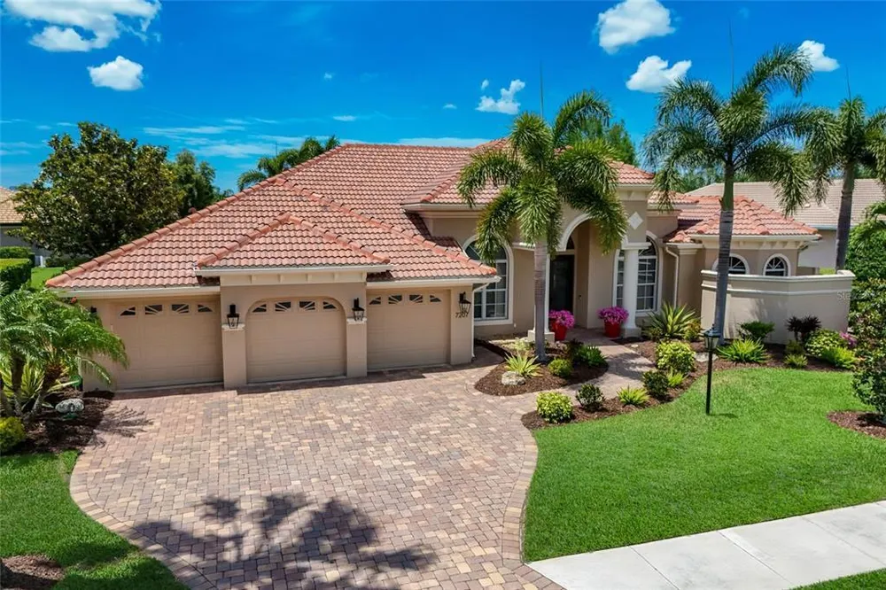 7207 Ashland Glen, Lakewood Ranch, FL 34202