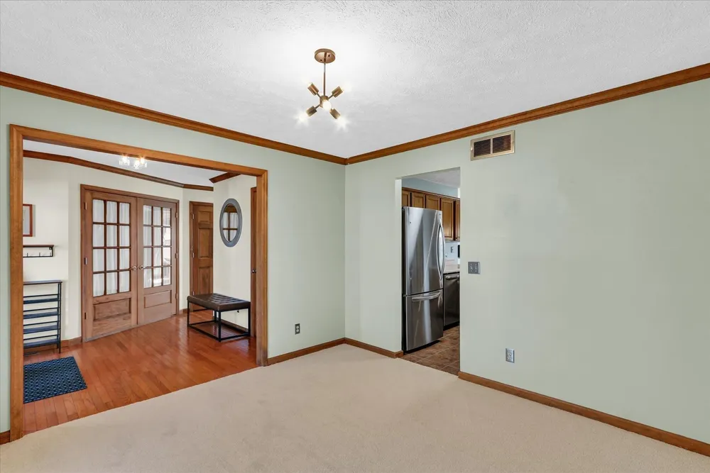 2807 Willow Bend Rd, Champaign, IL 61822
