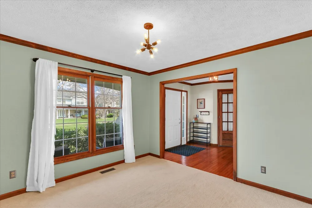 2807 Willow Bend Rd, Champaign, IL 61822