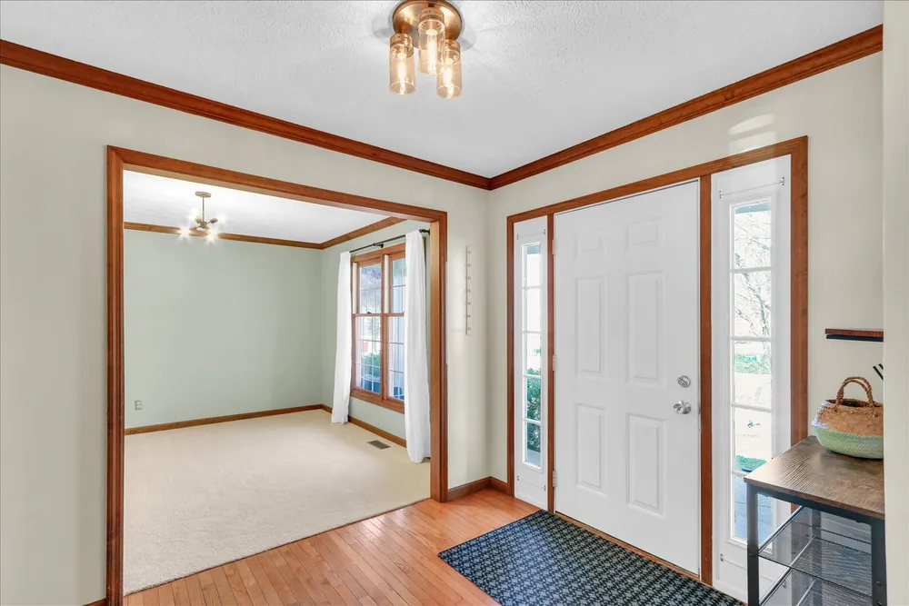 2807 Willow Bend Rd, Champaign, IL 61822