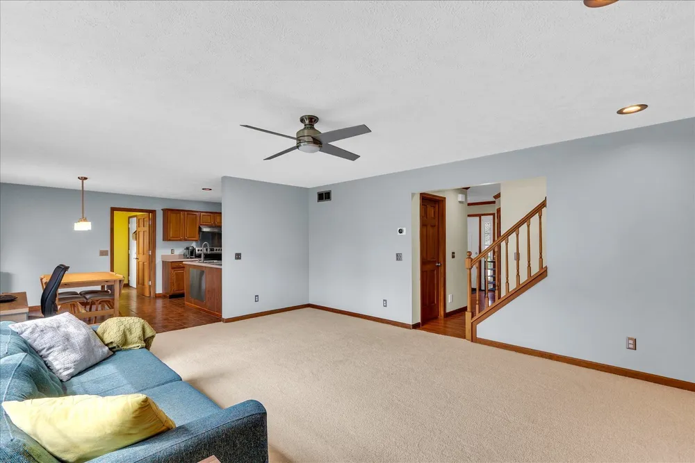 2807 Willow Bend Rd, Champaign, IL 61822