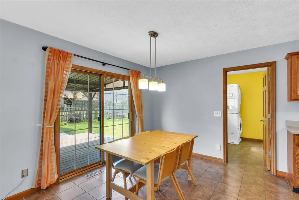 2807 Willow Bend Rd, Champaign, IL 61822