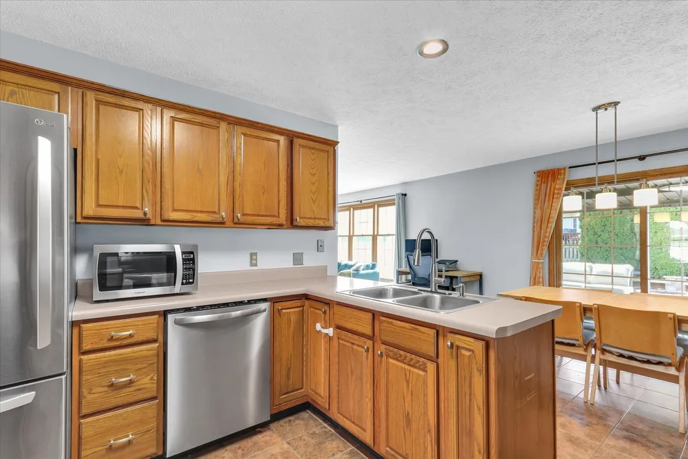 2807 Willow Bend Rd, Champaign, IL 61822