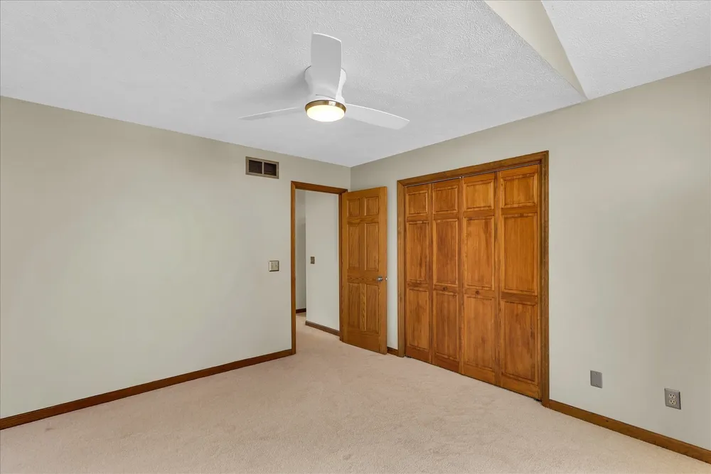 2807 Willow Bend Rd, Champaign, IL 61822