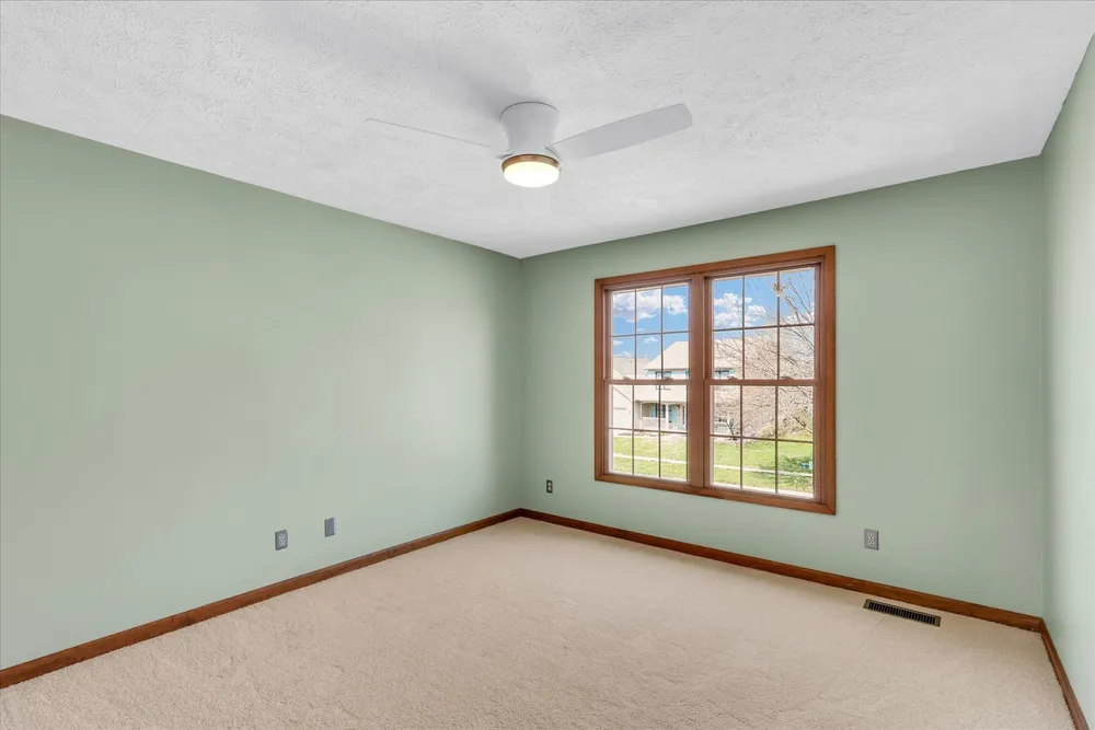 2807 Willow Bend Rd, Champaign, IL 61822