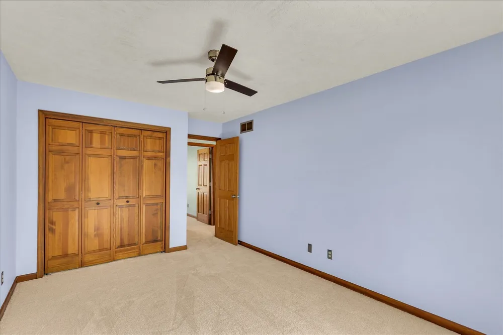 2807 Willow Bend Rd, Champaign, IL 61822