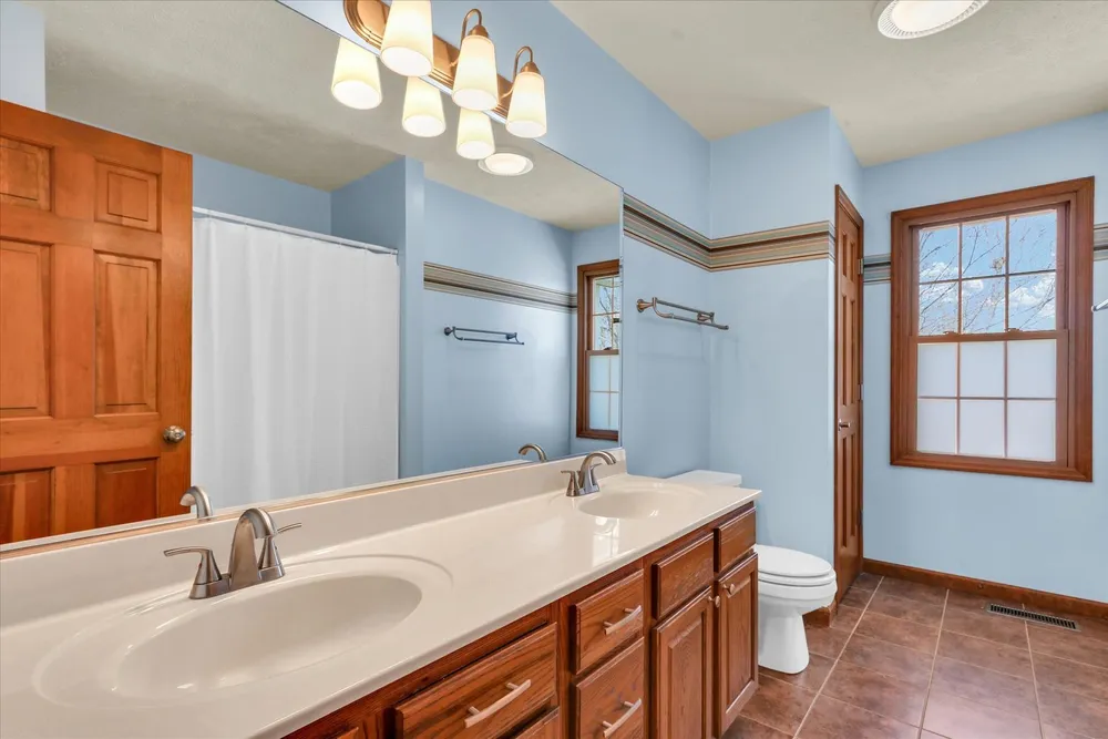 2807 Willow Bend Rd, Champaign, IL 61822