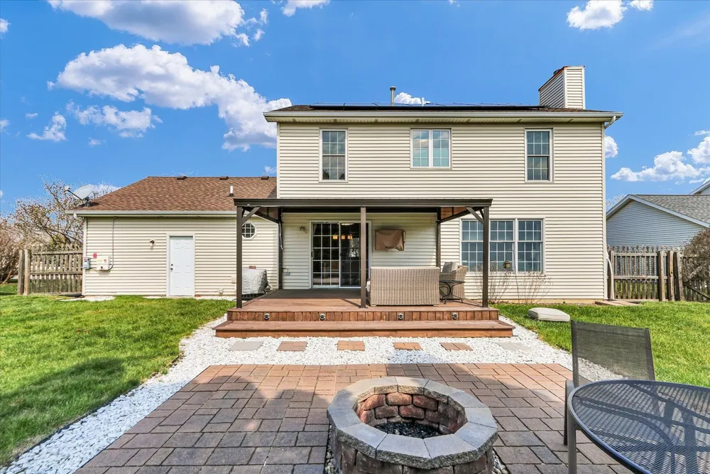 2807 Willow Bend Rd, Champaign, IL 61822