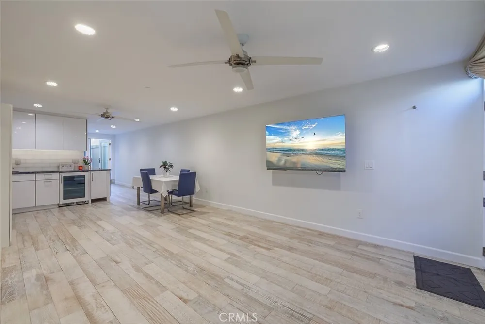 417 E Balboa Blvd, Newport Beach, CA 92661
