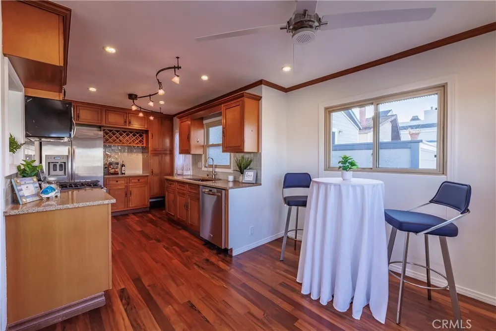 417 E Balboa Blvd, Newport Beach, CA 92661