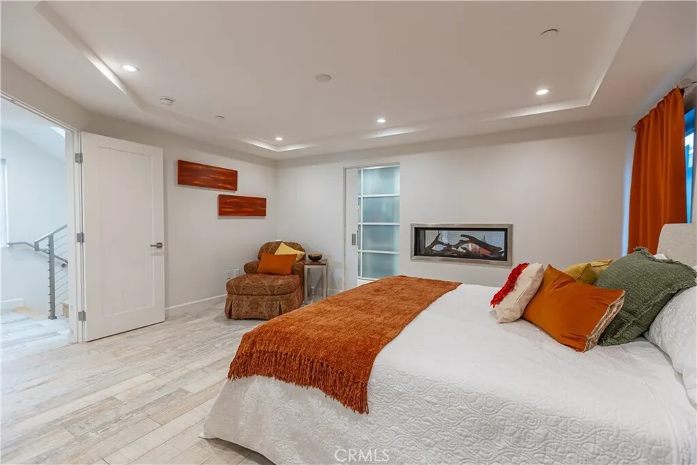 417 E Balboa Blvd, Newport Beach, CA 92661