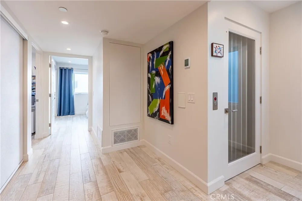 417 E Balboa Blvd, Newport Beach, CA 92661