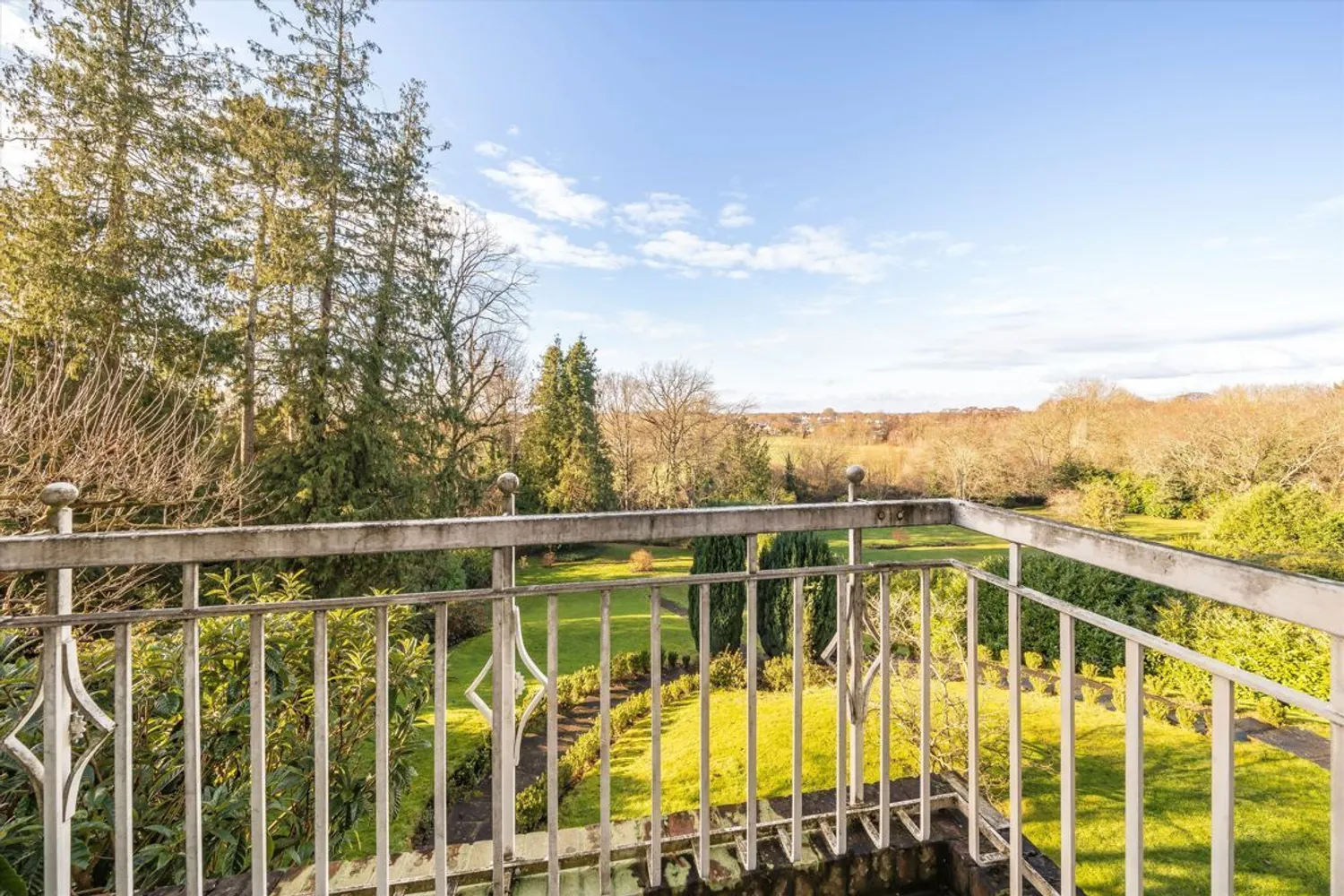 Oatlands Drive, Weybridge, KT13 photo 8