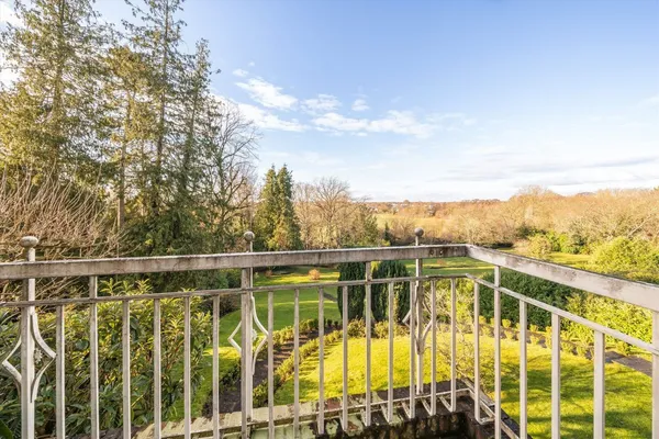 Oatlands Drive, Weybridge, KT13 photo 8