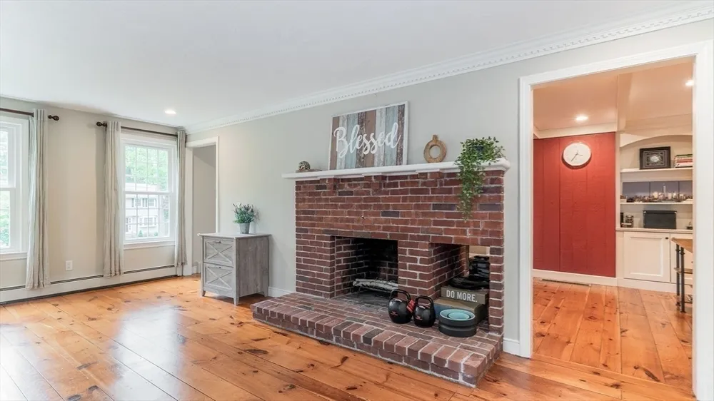 142 Baker St, Walpole, MA 02081