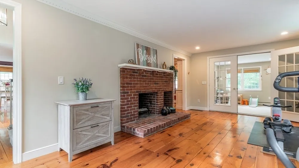 142 Baker St, Walpole, MA 02081