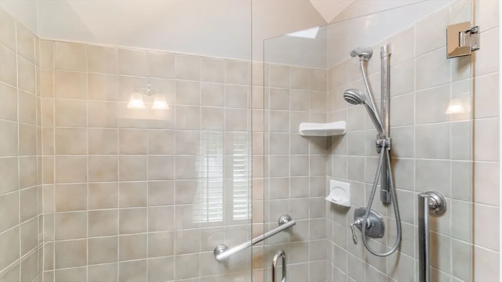 142 Baker St, Walpole, MA 02081