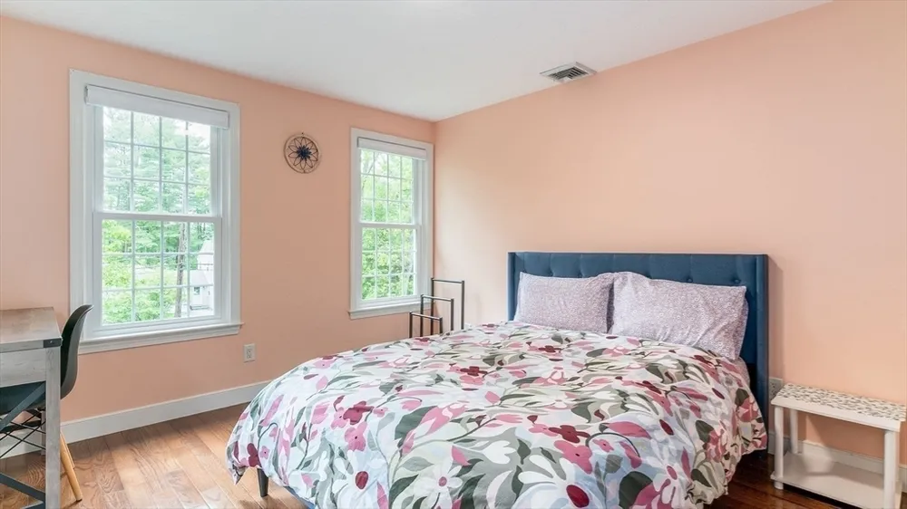 142 Baker St, Walpole, MA 02081