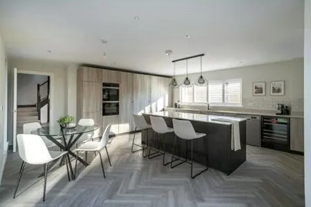 Kingfield Green, Woking, GU22