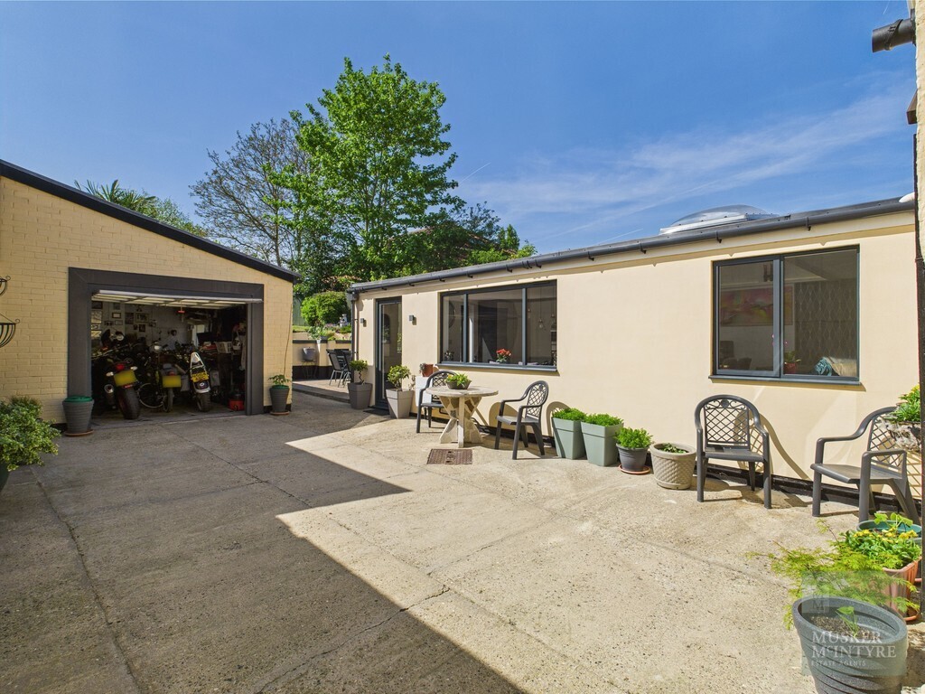 High Street, Loddon Image 17