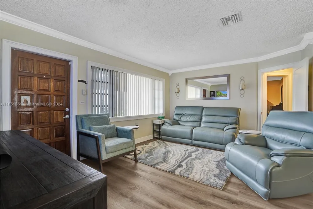 770 NW 175th Dr, Miami Gardens, FL 33169