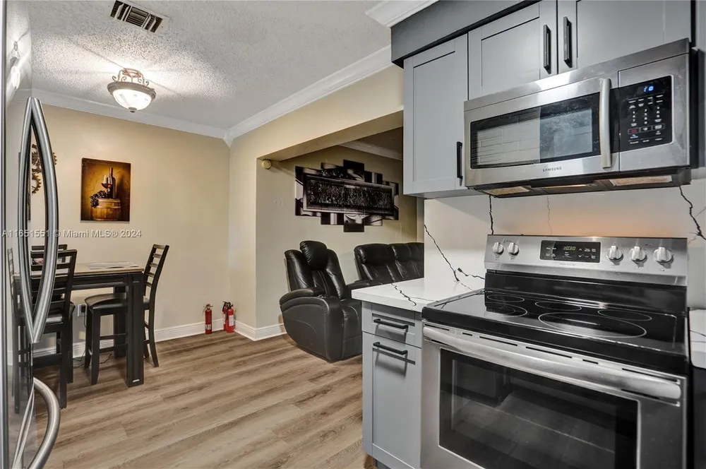770 NW 175th Dr, Miami Gardens, FL 33169
