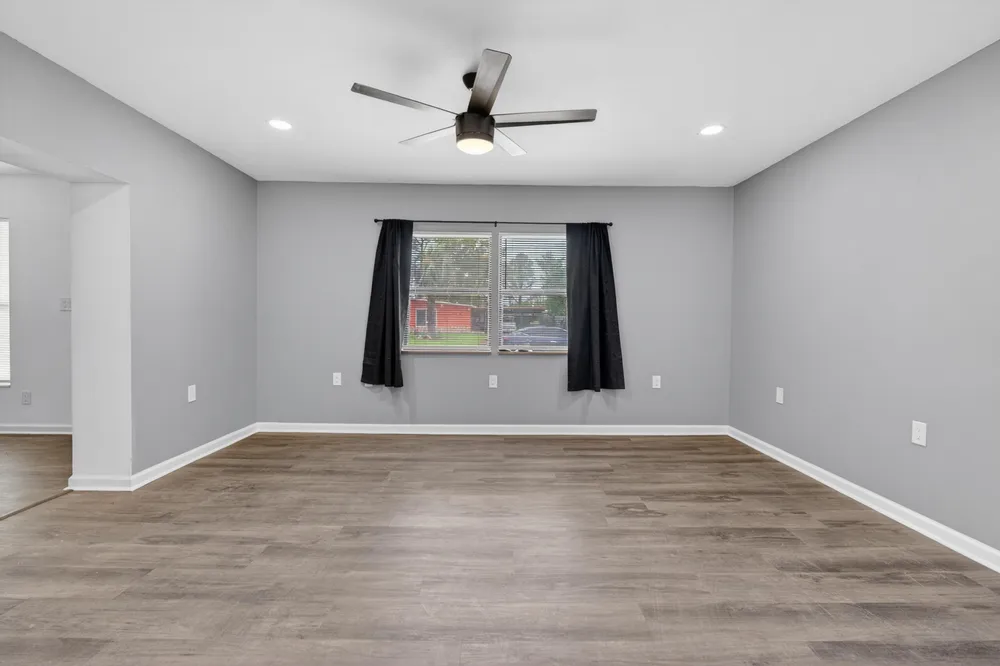670 Shrewsbury Rd, Mary Esther, FL 32569