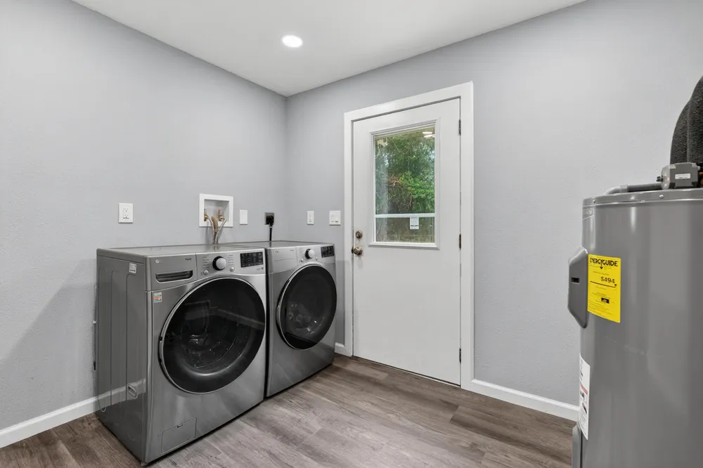 670 Shrewsbury Rd, Mary Esther, FL 32569
