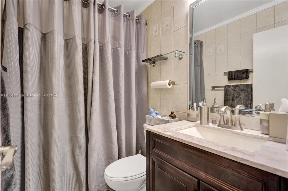 770 NW 175th Dr, Miami Gardens, FL 33169