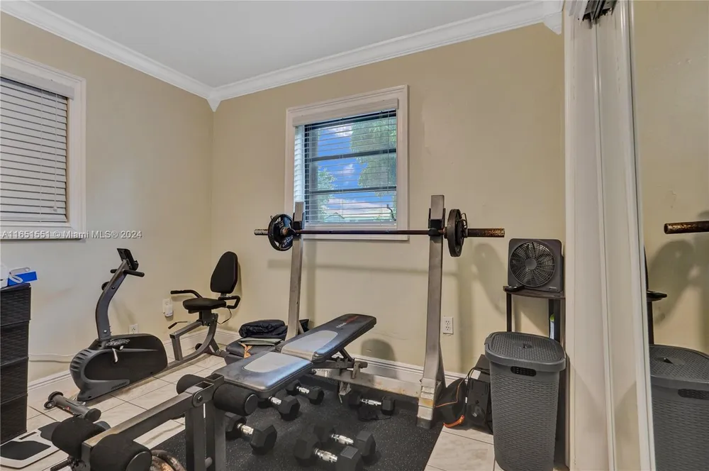 770 NW 175th Dr, Miami Gardens, FL 33169