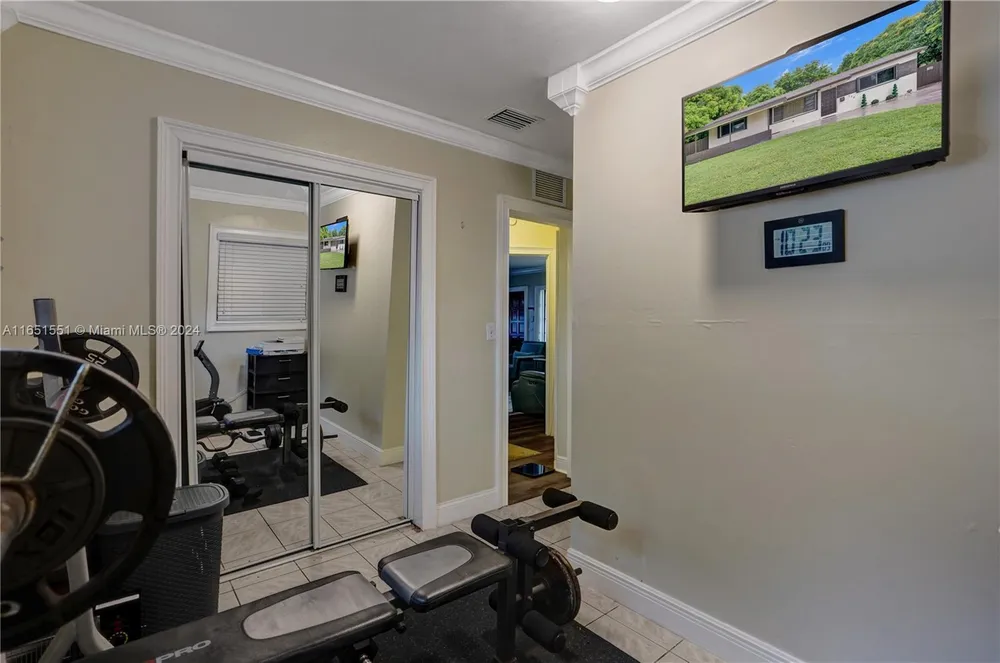 770 NW 175th Dr, Miami Gardens, FL 33169