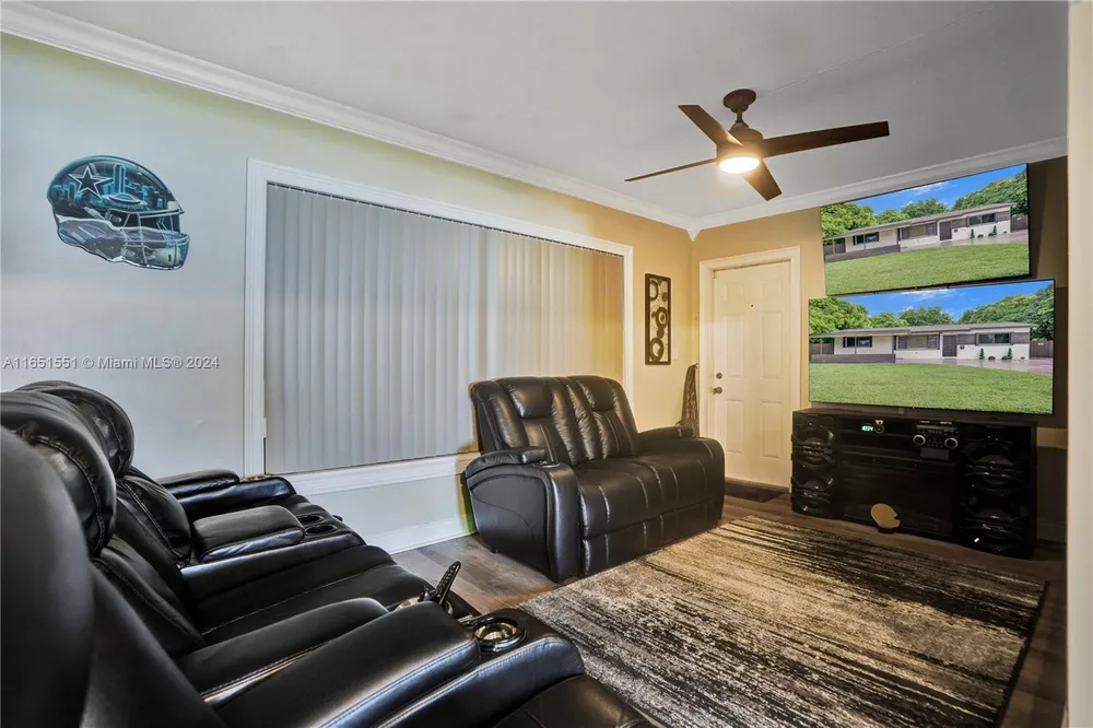 770 NW 175th Dr, Miami Gardens, FL 33169
