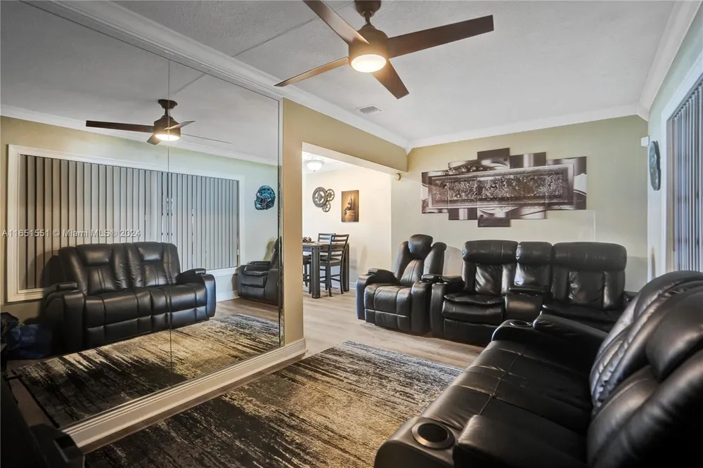 770 NW 175th Dr, Miami Gardens, FL 33169