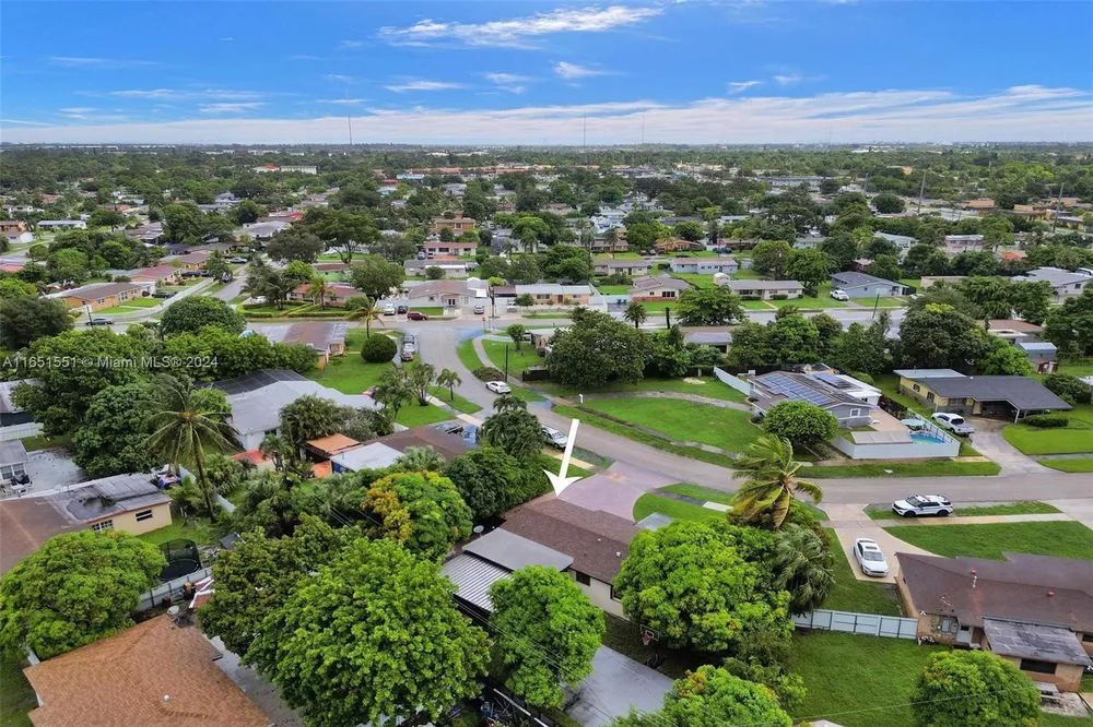 770 NW 175th Dr, Miami Gardens, FL 33169
