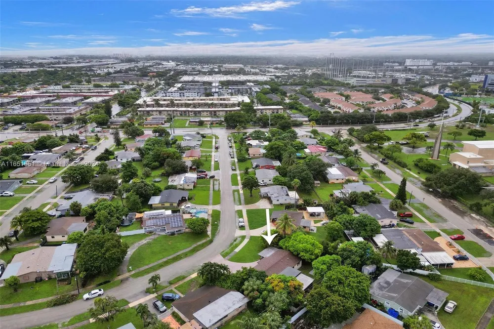 770 NW 175th Dr, Miami Gardens, FL 33169