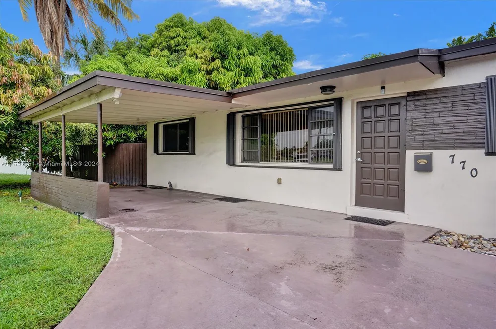 770 NW 175th Dr, Miami Gardens, FL 33169