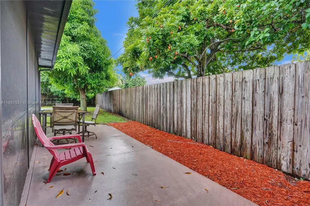 770 NW 175th Dr, Miami Gardens, FL 33169