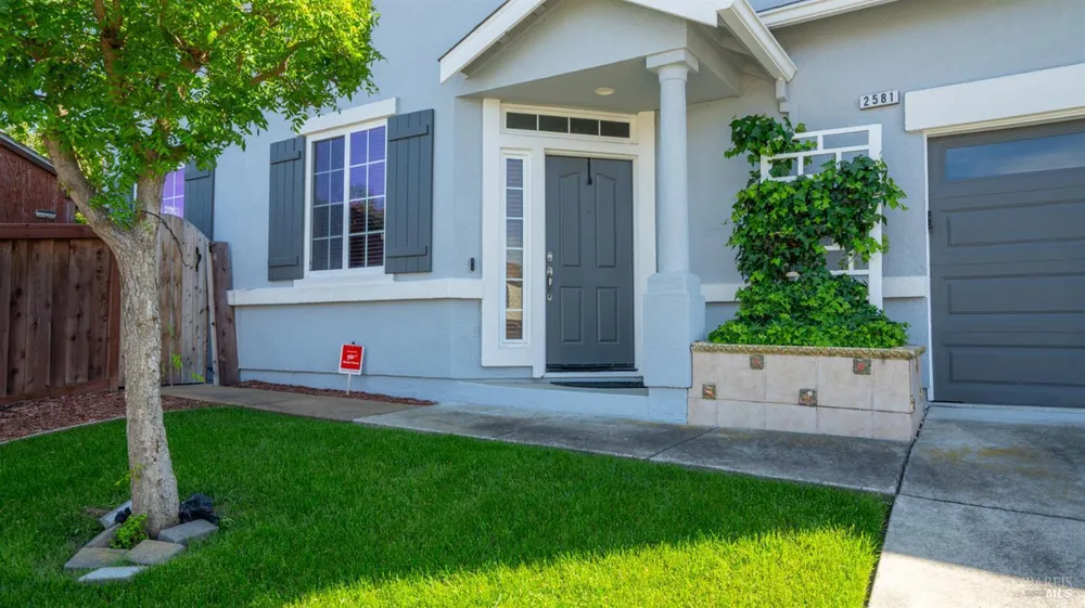 2581 Smith Ln, Fairfield, CA 94533