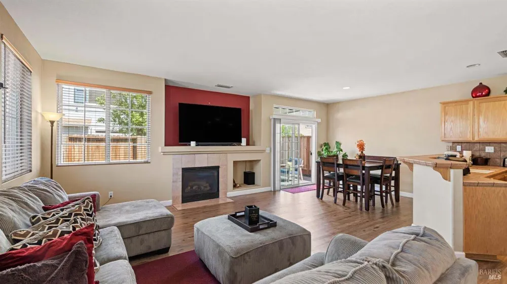 2581 Smith Ln, Fairfield, CA 94533