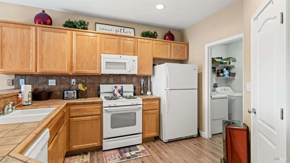2581 Smith Ln, Fairfield, CA 94533