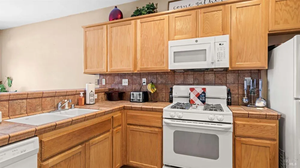 2581 Smith Ln, Fairfield, CA 94533