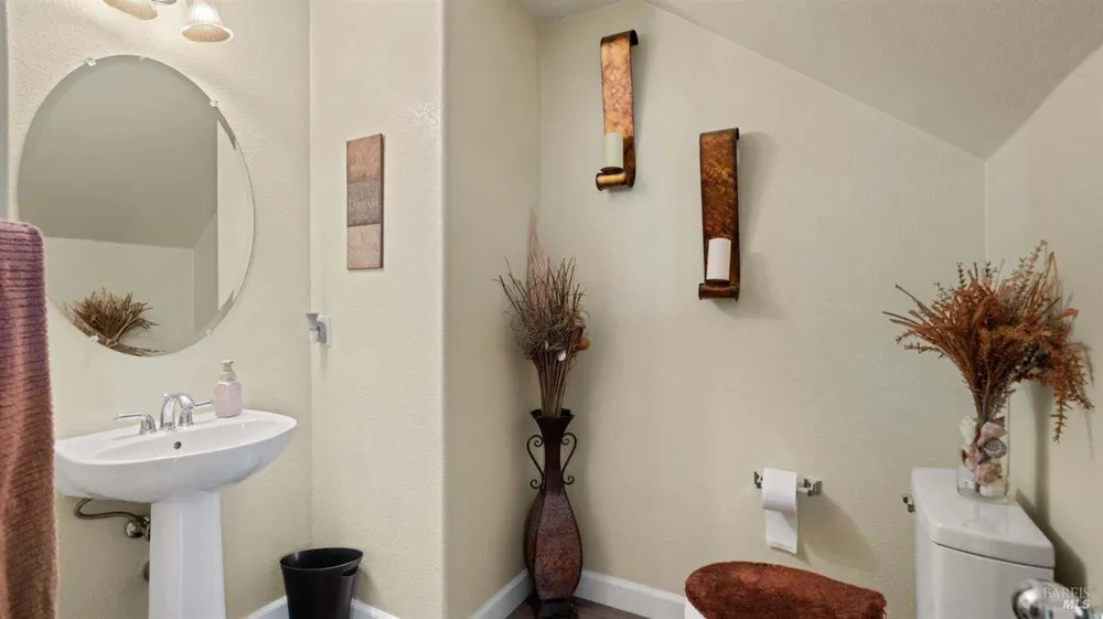 2581 Smith Ln, Fairfield, CA 94533