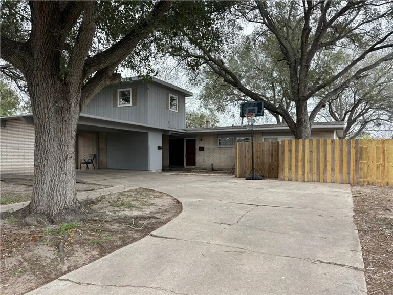 1314 Casa Verde Dr, Corpus Christi, TX 78411