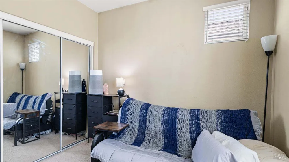 2581 Smith Ln, Fairfield, CA 94533