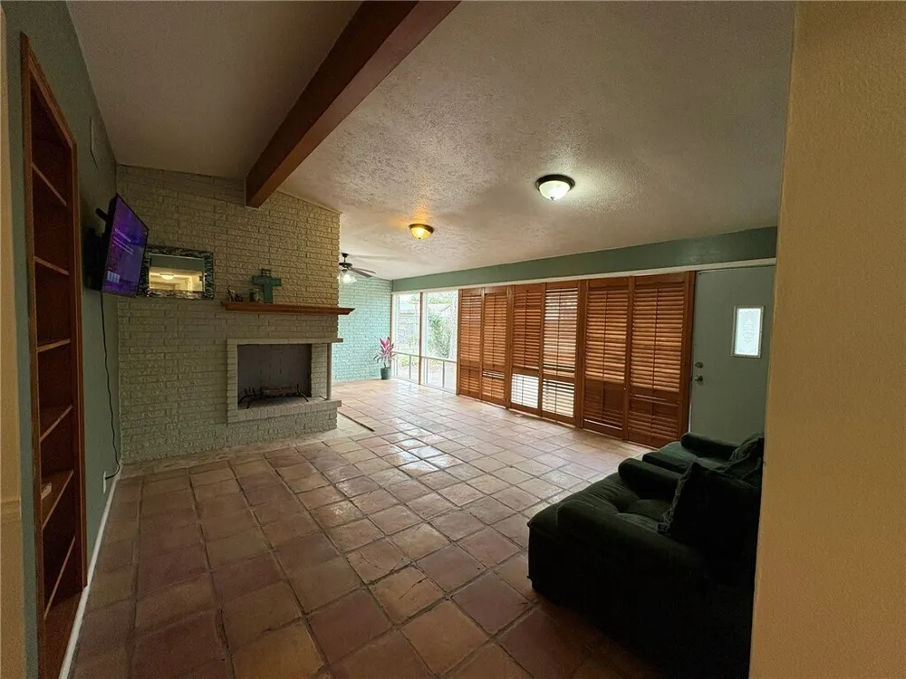 1314 Casa Verde Dr, Corpus Christi, TX 78411