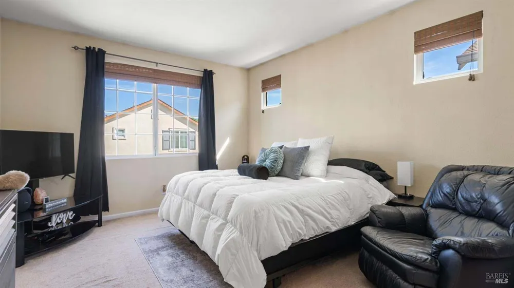 2581 Smith Ln, Fairfield, CA 94533