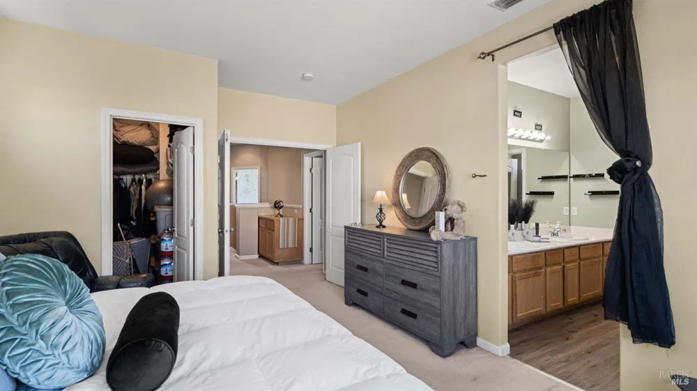 2581 Smith Ln, Fairfield, CA 94533