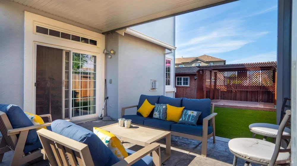 2581 Smith Ln, Fairfield, CA 94533
