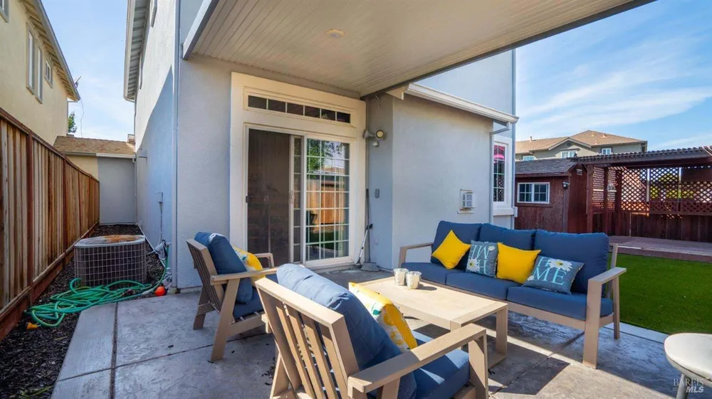 2581 Smith Ln, Fairfield, CA 94533