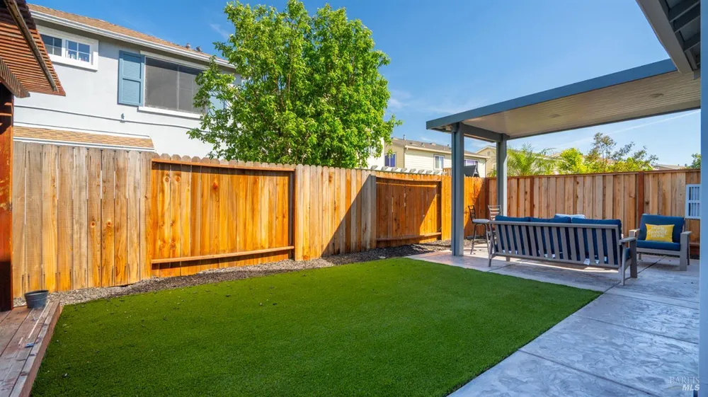 2581 Smith Ln, Fairfield, CA 94533
